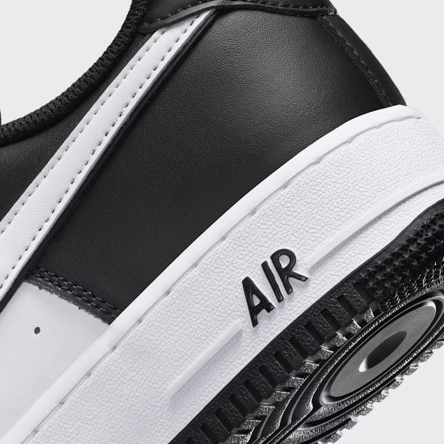 Nike Air Force 1 07 Men's Black White Sneaker